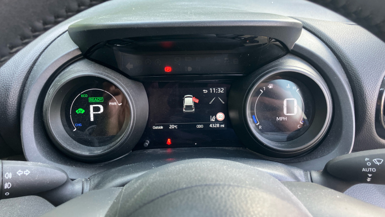 Toyota Yaris 1.5 Hybrid Design 5dr CVT Hybrid Hatchback